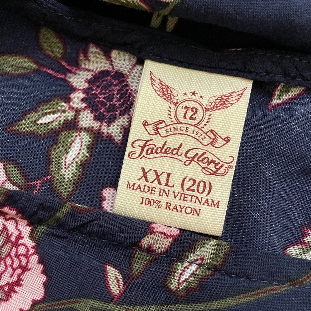 Faded Glory Navy‎ Floral Bell Sleeve Crisscross Back Top size 2X - Picture 8 of 15